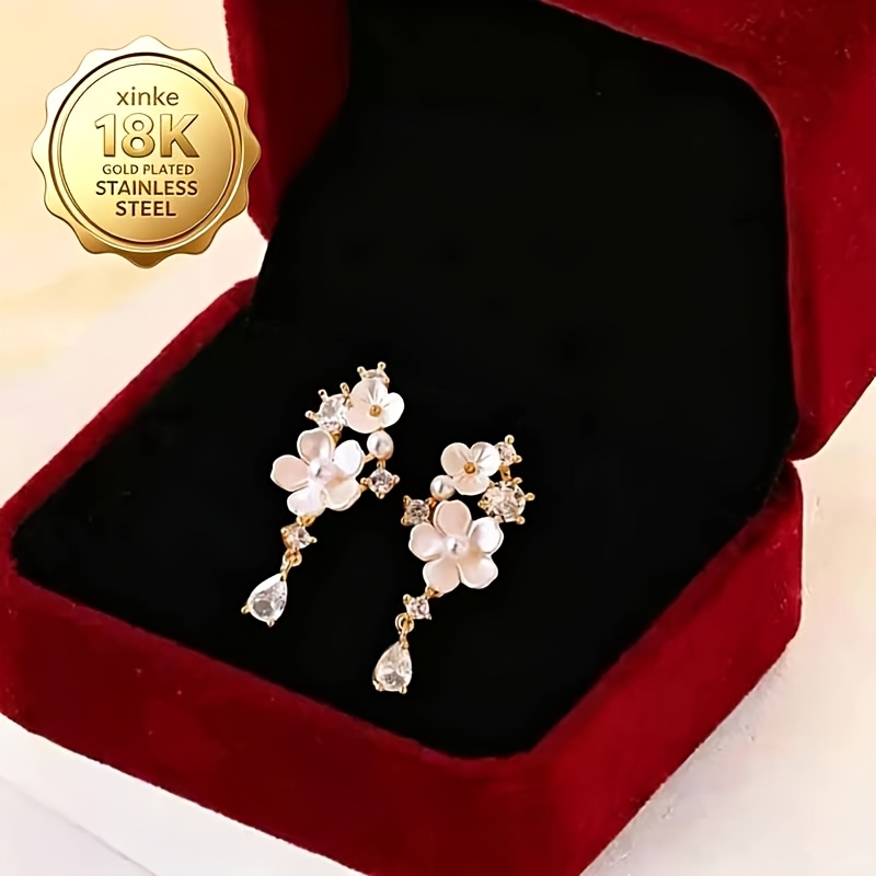 18K Gold Plated Shell Flower Zirconia Pendant, Elegant